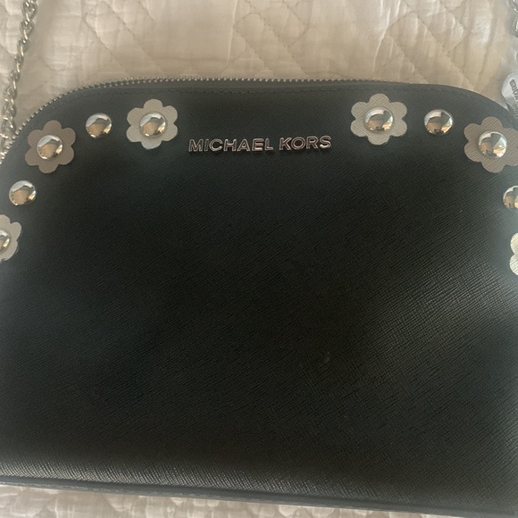 Black Michael Kors purse - EXCELLENT condition - Picture 3 of 6